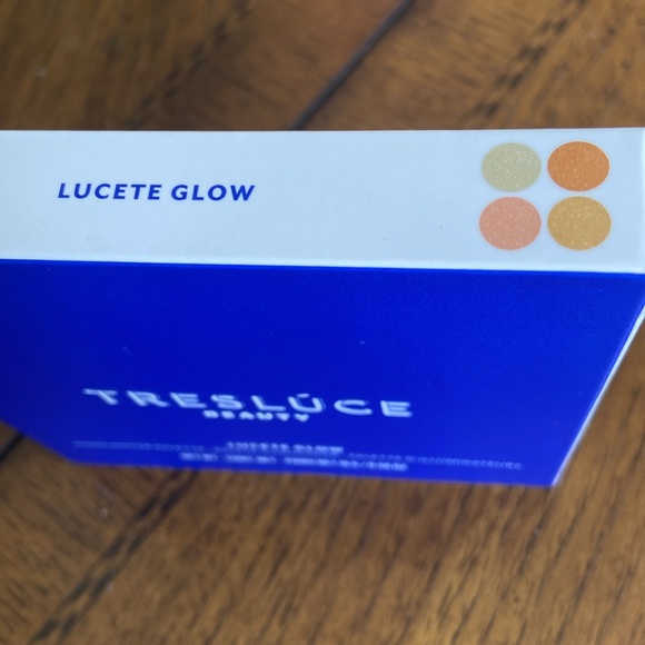 Tresluce Lucete Glow Highlighter Quad NEW IN BOX - Picture 4 of 4